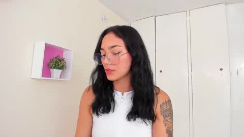 Camila online show from February 7, 2025, 2:26 pm