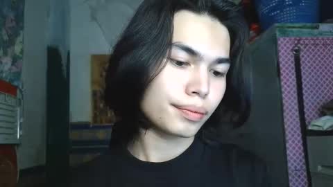 asian_babyboi online show from May 18, 2026, 11:38 am