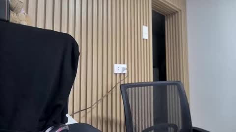 asian_calid22xx online show from February 3, 2026, 7:08 pm