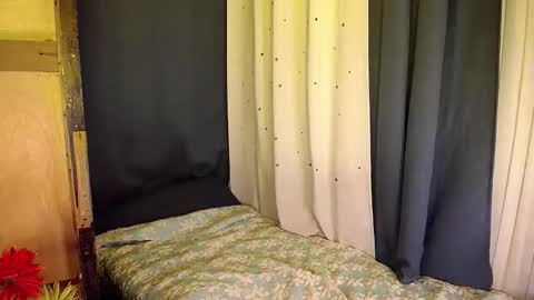 Snapshot of asian_cougar69 chatting on October 2, 2025, 6:04 pm Elaine Navales online show from October 2, 2025, 6:04 pm