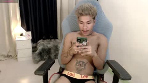 Snapshot of asian_cumsawyer chatting on December 20, 2024, 1:14 am bigload CUM take me private show or passwordshow online show from December 20, 2024, 1:14 am