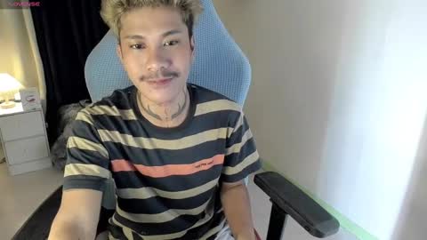 Snapshot of asian_cumsawyer chatting on December 27, 2024, 3:42 am bigload CUM take me private show or passwordshow online show from December 27, 2024, 3:42 am