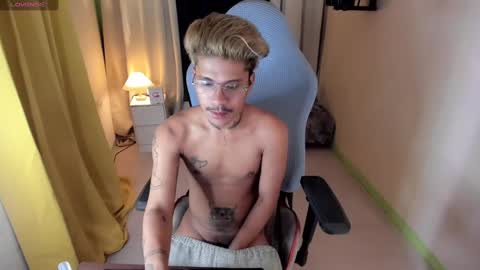 Snapshot of asian_cumsawyer chatting on December 29, 2024, 3:11 am bigload CUM take me private show or passwordshow online show from December 29, 2024, 3:11 am