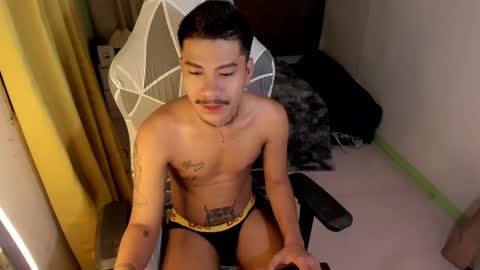 Snapshot of asian_cumsawyer chatting on January 11, 2025, 2:52 am bigload CUM take me private show or passwordshow online show from January 11, 2025, 2:52 am