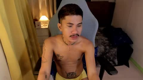 Snapshot of asian_cumsawyer chatting on January 13, 2025, 3:45 am bigload CUM take me private show or passwordshow online show from January 13, 2025, 3:45 am