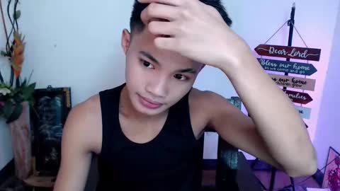 asian_lover05 online show from November 9, 2025, 1:20 pm