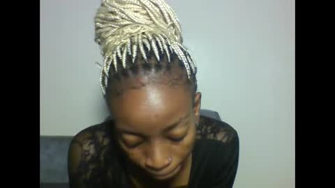 Asia online show from November 9, 2025, 10:24 am