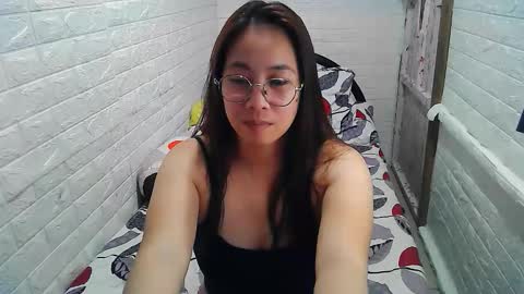 Snapshot of asian_sexydimples chatting on October 10, 2025, 11:42 am Trixie online show from October 10, 2025, 11:42 am