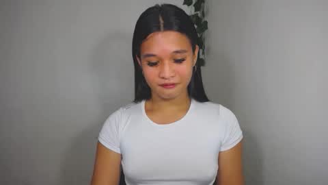 Yan online show from December 19, 2025, 9:44 pm