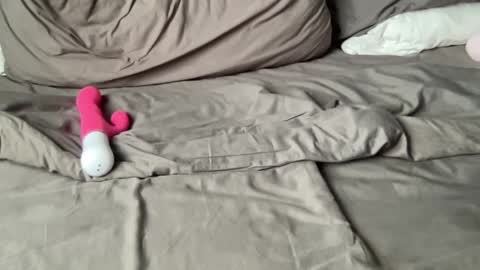 Snapshot of asiangirlandwhiteguy chatting on February 14, 2025, 8:42 am asiangirlandwhiteguy online show from February 14, 2025, 8:42 am