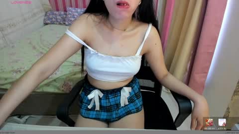 Snapshot of asianhot_babe chatting on April 4, 2026, 11:35 pm Melody online show from April 4, 2026, 11:35 pm