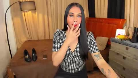 Snapshot of asianhugecockjulia1 chatting on December 17, 2024, 10:54 pm JULIA online show from December 17, 2024, 10:54 pm