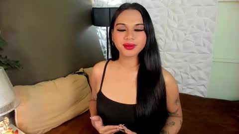 Snapshot of asianhugecockjulia1 chatting on November 6, 2025, 9:43 am JULIA online show from November 6, 2025, 9:43 am