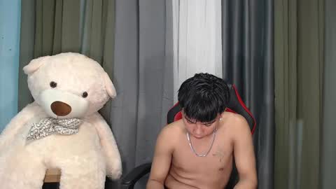 Snapshot of asianhunk_zam chatting on December 13, 2024, 10:41 am Zam online show from December 13, 2024, 10:41 am