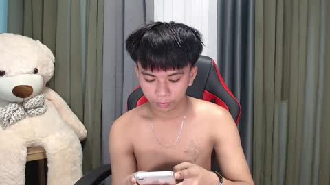 Snapshot of asianhunk_zam chatting on January 5, 2025, 9:36 pm Zam online show from January 5, 2025, 9:36 pm