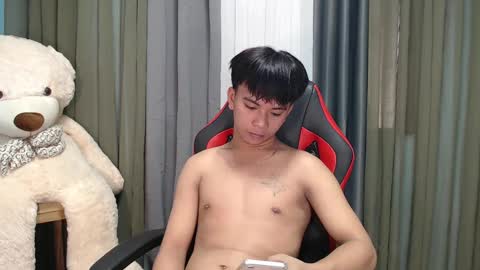 Snapshot of asianhunk_zam chatting on January 7, 2025, 12:13 am Zam online show from January 7, 2025, 12:13 am