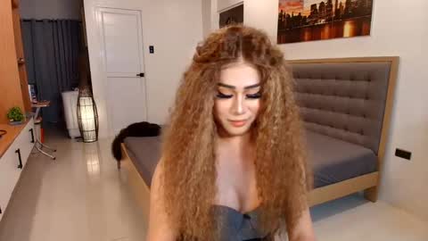 Snapshot of asiannaughtyerika chatting on December 7, 2024, 9:17 am ERIKA 3 online show from December 7, 2024, 9:17 am