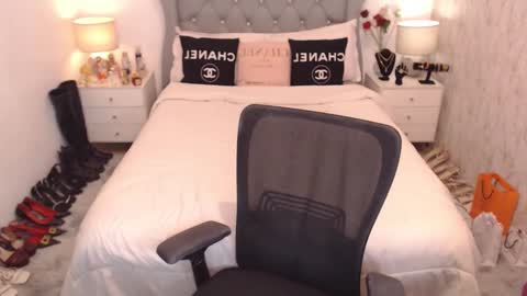 Kylie online show from January 10, 2025, 5:56 pm