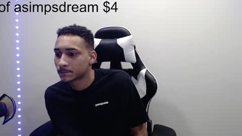 Snapshot of asimpsdream chatting on February 27, 2025, 2:32 pm asimpsdream online show from February 27, 2025, 2:32 pm