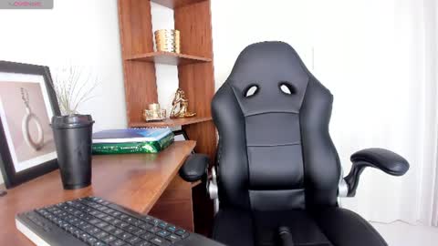 Snapshot of aslii_smith chatting on July 17, 2026, 8:46 pm Asli online show from July 17, 2026, 8:46 pm