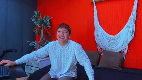 ASLY online show from April 15, 2026, 9:49 am