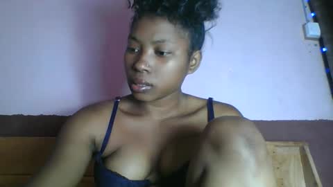 asmiraa online show from April 9, 2026, 3:28 pm