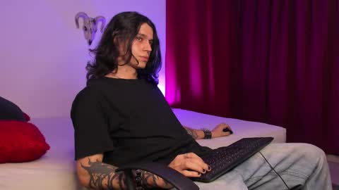 asmodeuszz online show from February 17, 2025, 3:36 am