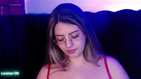 Snapshot of aspenruss chatting on October 11, 2025, 11:36 pm online show from October 11, 2025, 11:36 pm