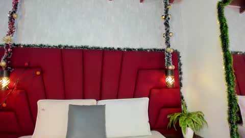 instagramsoofiaa giraldo online show from December 20, 2025, 6:48 pm