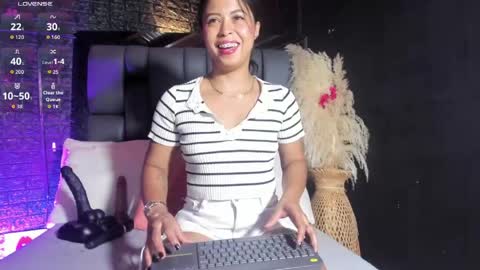 Snapshot of assia_roos chatting on May 10, 2026, 9:58 am Nahomi online show from May 10, 2026, 9:58 am