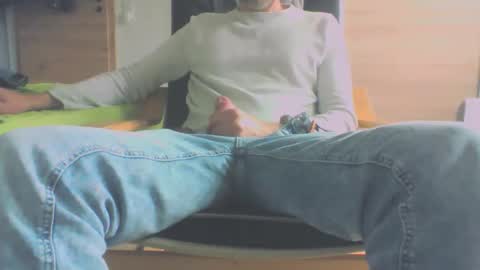 Snapshot of asslove851 chatting on May 19, 2026, 3:18 pm Chriss online show from May 19, 2026, 3:18 pm
