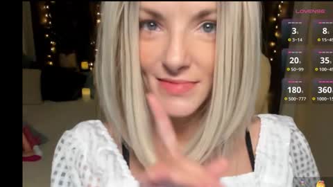 Snapshot of asteris_stella chatting on October 18, 2025, 10:10 pm Asteris online show from October 18, 2025, 10:10 pm