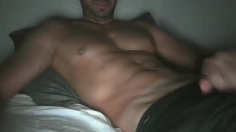 Snapshot of aston0 chatting on November 28, 2025, 3:09 am Aston online show from November 28, 2025, 3:09 am