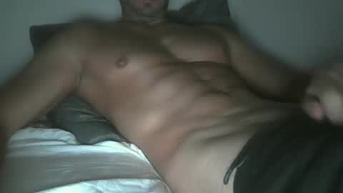 Snapshot of aston0 chatting on December 3, 2025, 5:15 am Aston online show from December 3, 2025, 5:15 am