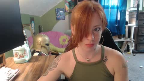 Snapshot of astraeasiren chatting on September 19, 2025, 5:57 pm AstraeaSiren online show from September 19, 2025, 5:57 pm