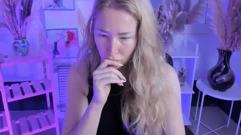 astramonroe online show from September 10, 2025, 4:45 am