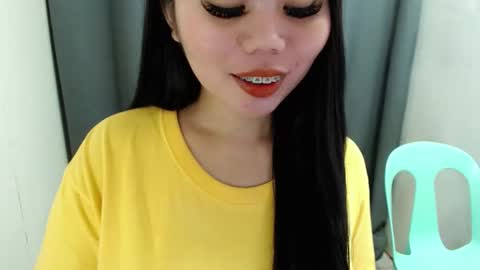 Snapshot of asuna_charming chatting on April 22, 2026, 10:39 am asuna_charming online show from April 22, 2026, 10:39 am