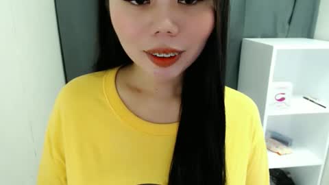 Snapshot of asuna_charming chatting on April 27, 2026, 8:45 am asuna_charming online show from April 27, 2026, 8:45 am