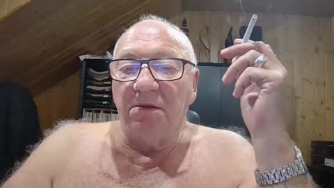 asusandy online show from October 22, 2025, 11:15 pm