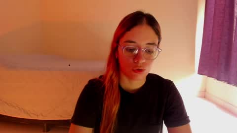 Snapshot of atenas__05 chatting on April 19, 2026, 4:50 pm atenas online show from April 19, 2026, 4:50 pm