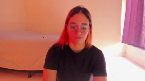 Snapshot of atenas__05 chatting on April 19, 2026, 6:10 pm atenas online show from April 19, 2026, 6:10 pm