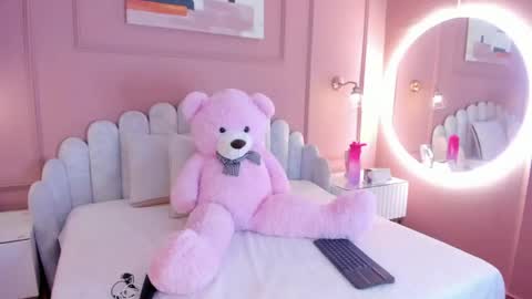 Snapshot of atenea_cute21 chatting on April 7, 2026, 2:56 am Athenea online show from April 7, 2026, 2:56 am