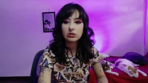 Snapshot of atenea_dragon__ chatting on April 4, 2026, 8:06 pm Atenea online show from April 4, 2026, 8:06 pm