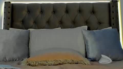 Atenea Hank online show from December 21, 2024, 3:14 am