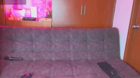 atenea_fit online show from April 25, 2026, 2:14 am