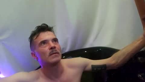 Snapshot of athandrew chatting on October 21, 2025, 7:14 pm jonnyandrew online show from October 21, 2025, 7:14 pm