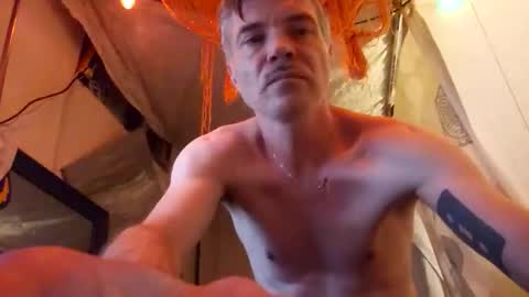 Snapshot of athandrew chatting on November 10, 2025, 4:00 am jonnyandrew online show from November 10, 2025, 4:00 am