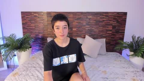 Snapshot of atheena__ chatting on May 11, 2026, 12:33 pm Athenea online show from May 11, 2026, 12:33 pm