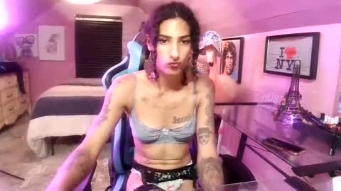   xoxo G0DD3SS xoxox    online show from October 4, 2025, 3:37 am
