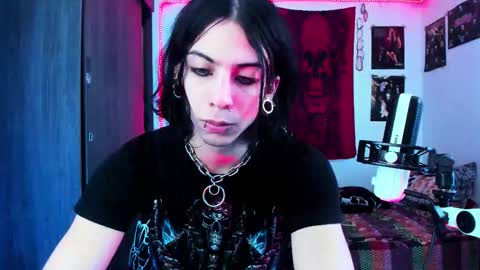 Snapshot of atheneoo_ chatting on December 5, 2025, 6:33 am athenauwu online show from December 5, 2025, 6:33 am